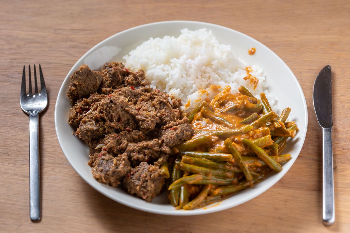 Sambal Goreng Boontjes met Rendang