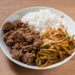 Sambal Goreng Boontjes met Rendang