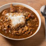 Gumbo met Kip en Worst