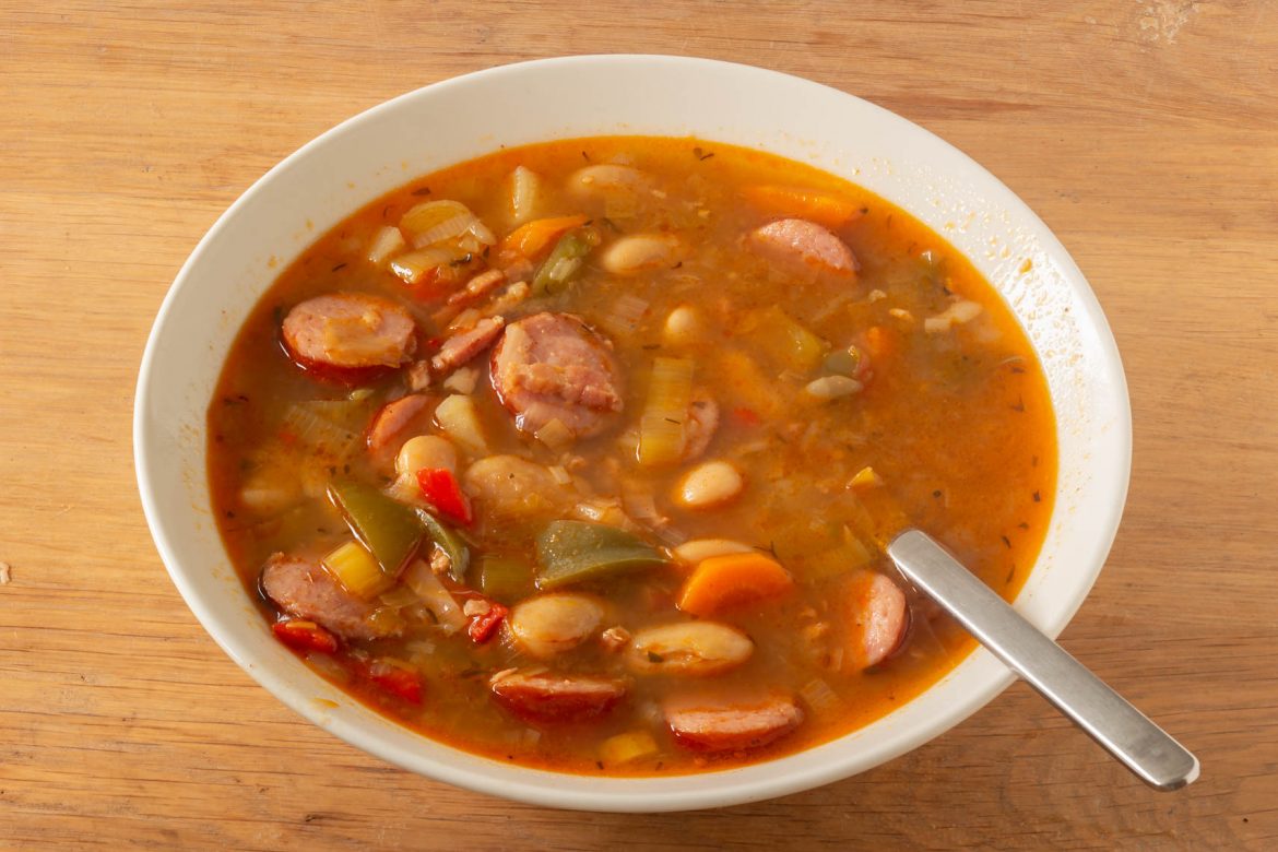 Servische Bonensoep
