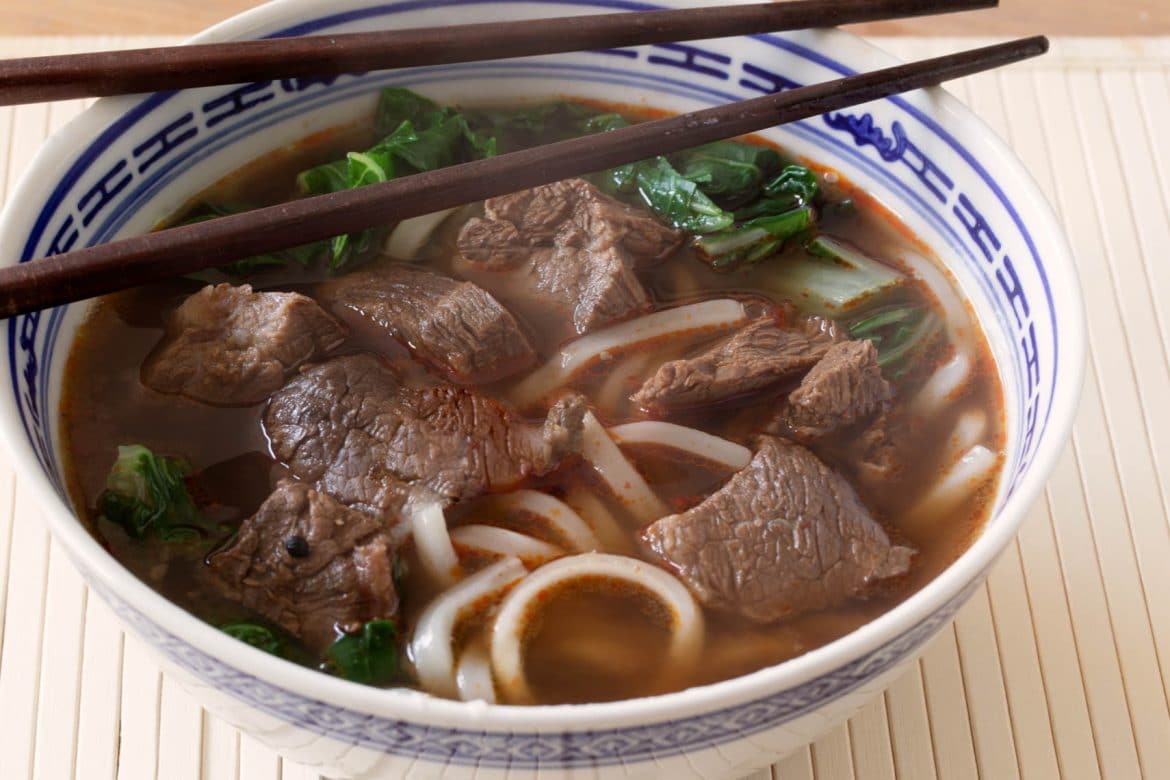 Chinese noedelsoep met rundvlees