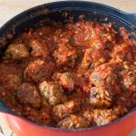 Marokkaanse gehaktballetjes in tomatensaus