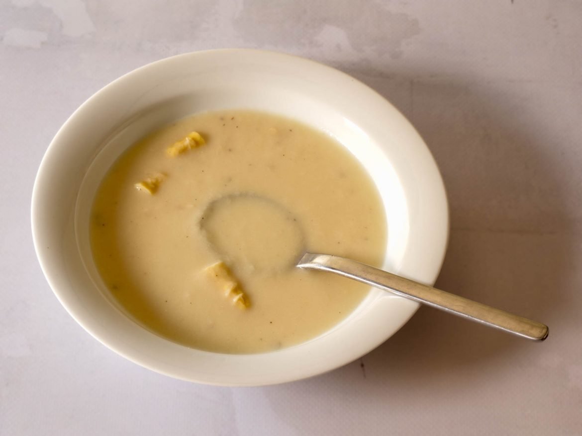 Aspergesoep met Parmezaanse kaas