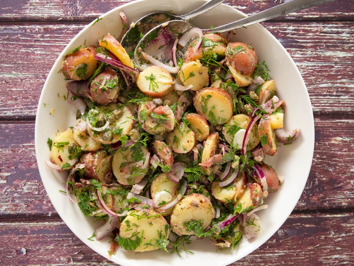 Mediterrane aardappelsalade met mosterd vinaigrette